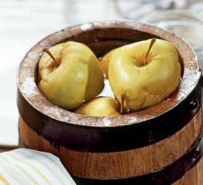 Как замочить яблоки на зиму