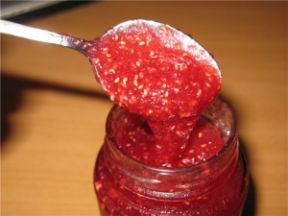 Как сохранить ягоды, протертые с сахаром?